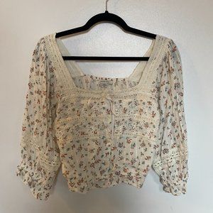NWOT Puff Sleeve Floral Lace Crop Blouse